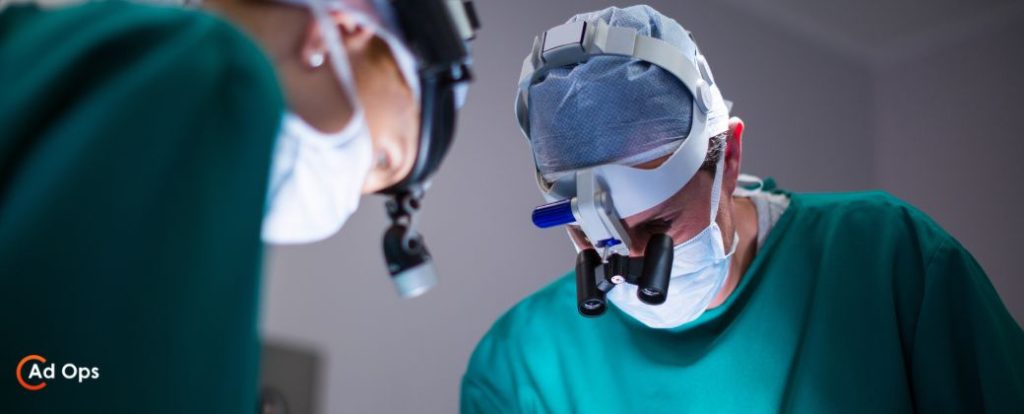 האם אפשר לשלב ניתוח קלאוקומה בניתוח קטרקט בלייזר ובצד שמאל למטה לוגו אתר ADOPS